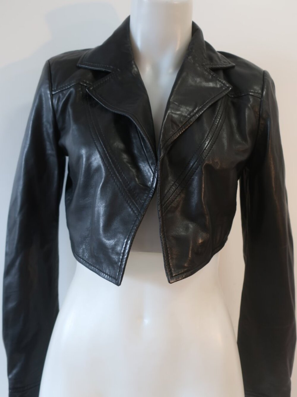 Womens Lamarque Black (Item- 301) Cropped Moto Lamb Leather Jacket XS